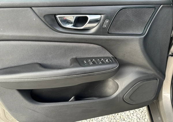 Volvo V60 cena 99990 przebieg: 92000, rok produkcji 2019 z Strumień małe 704